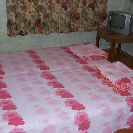 за гости жана 2*